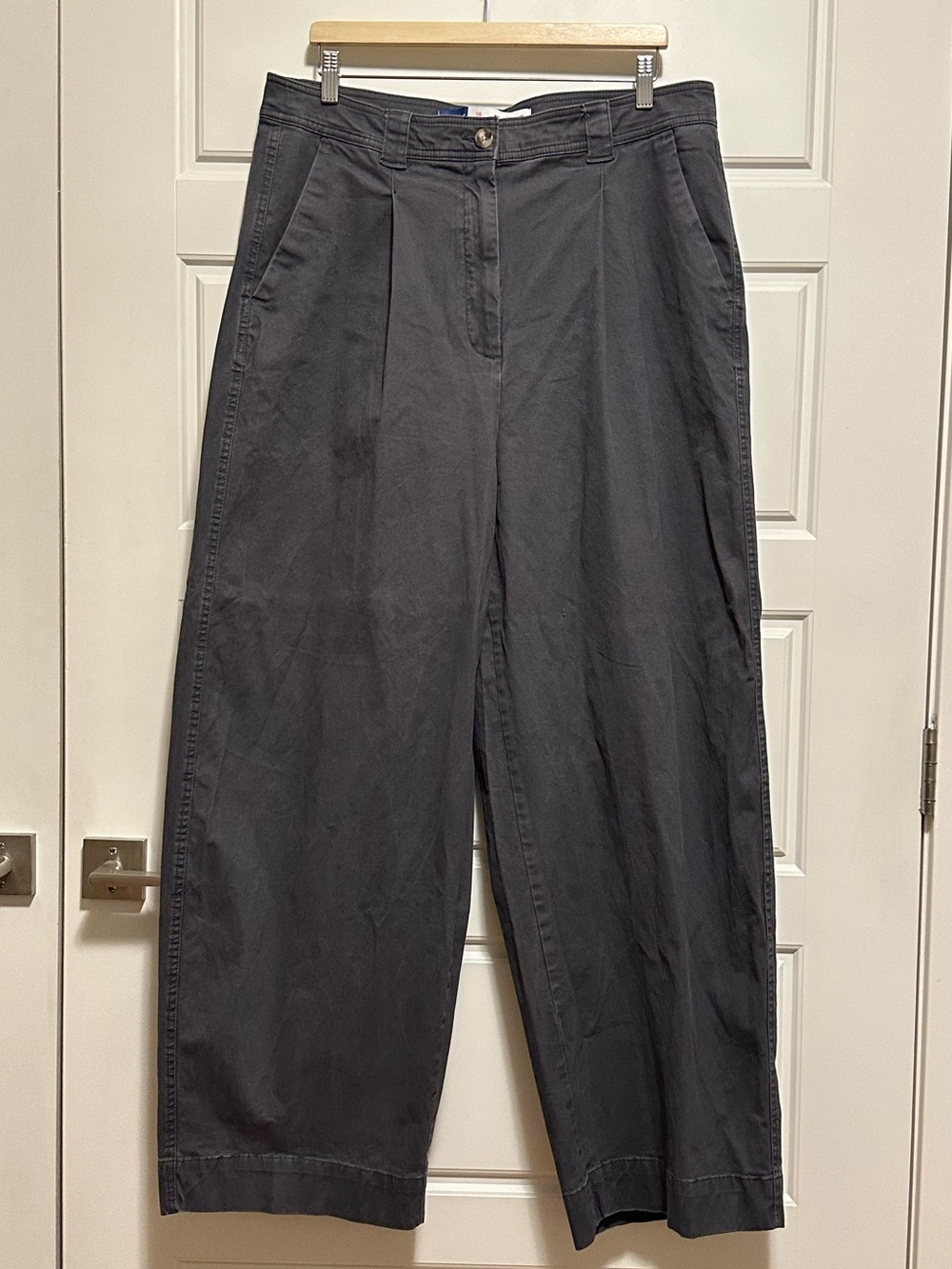 Grey Old Navy Extra High-Waisted Barrel Wide-Leg Pants, size 16 Tall